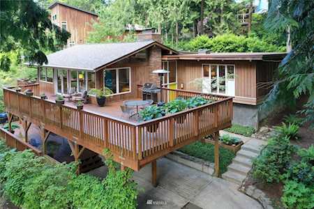 6513 NE Monte Vista Dr Bainbridge Island, WA 98110