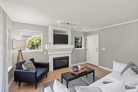 25235 SE Klahanie Blvd #L104 Sammamish, WA 98029