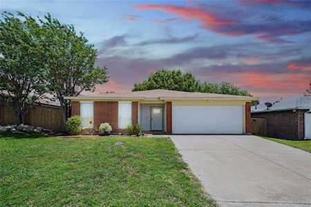 717 Basset Locke Drive Fort Worth, TX 76108
