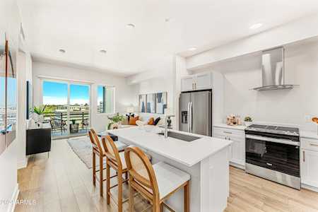 3131 N Central Avenue #6020 Phoenix, AZ 85012