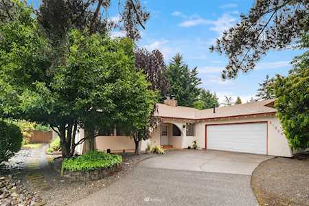 21304 SE 271st St Maple Valley, WA 98038