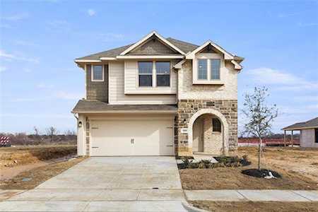 1005 King Street Aubrey, TX 76227