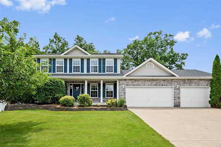 1964 Woodland Ct Wentzville, MO 63385