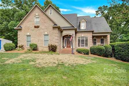 9815 Scheer Ct Harrisburg, NC 28075