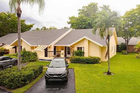 10917 Lake Front Place Boca Raton, FL 33498