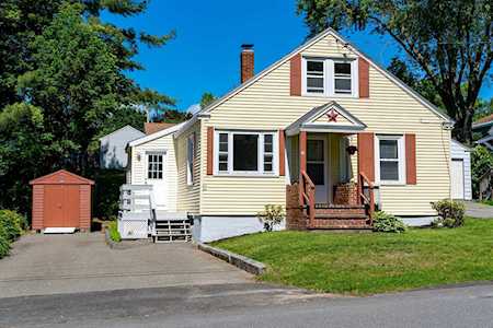 28 Hallowell St Winslow, ME 04901