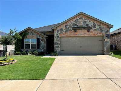 429 Nuffield Lane Fort Worth, TX 76036