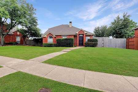 1428 Willow Wood Drive Carrollton, TX 75010