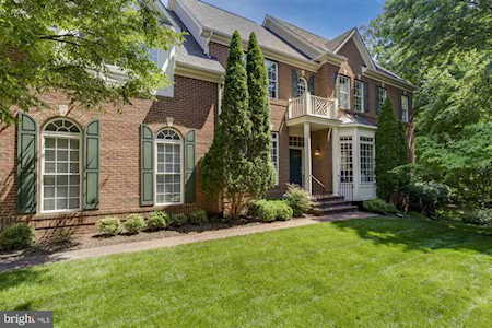 2189 Harithy Dr Dunn Loring, VA 22027