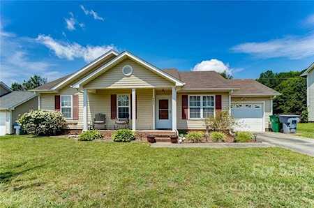 9937 Austin Samuel Place Charlotte, NC 28214