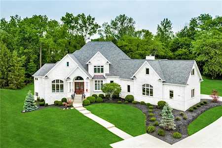 11621 Willow Springs Dr Zionsville, IN 46077