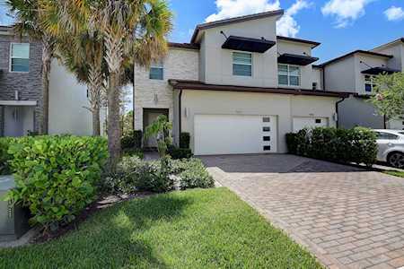 9032 Kingsmoor Way Lake Worth Beach, FL 33467