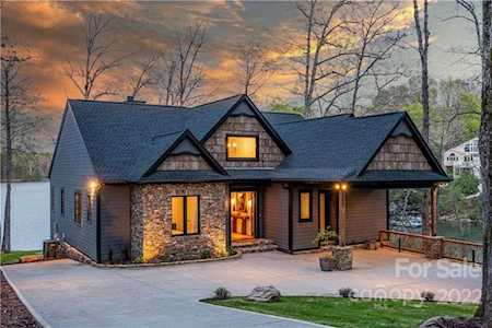 8683 Casa Del Rio Dr Sherrills Ford, NC 28673