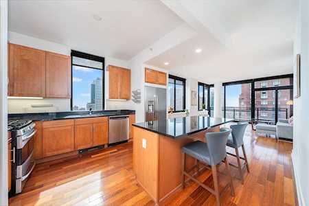 389 Washington St #32A Jersey City, NJ 07302
