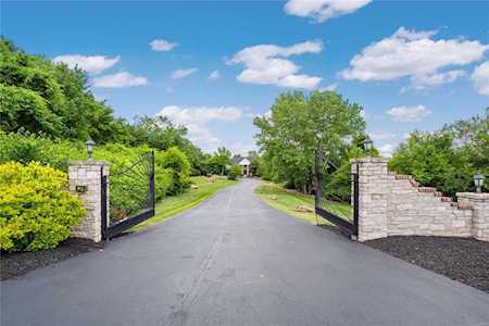1092 Manors Way Chesterfield, MO 63017