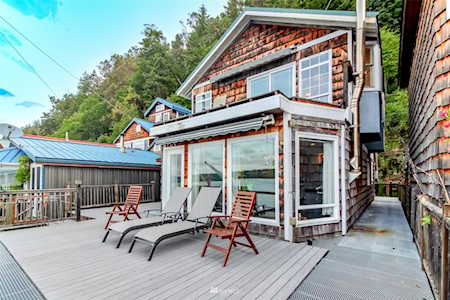 49 N Salmon Beach Tacoma, WA 98407