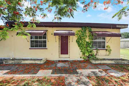 7964 Overlook Road Lake Worth, FL 33462