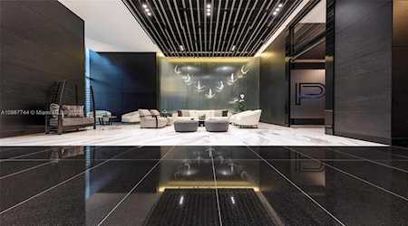 851 NE 1st Ave #PH 5211 Miami, FL 33132
