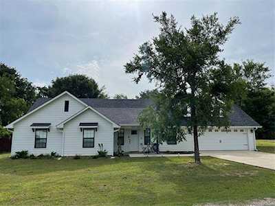 48 W Elmwood Drive Mount Vernon, TX 75457