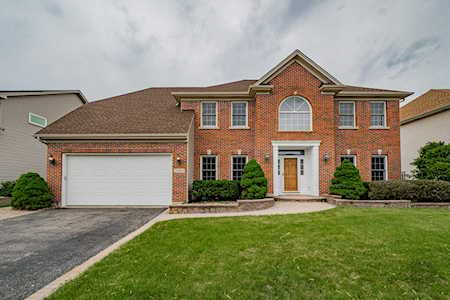 2052 Gardner Circle E Aurora, IL 60503