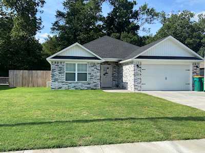 1625 E 8th St Russellville, AR 72801