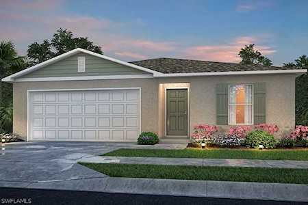 825 Franklin Ct Immokalee, FL 34142