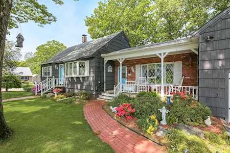 12 Folsom St Leicester, MA 01611