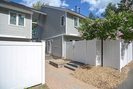 19 Meadow Pond Dr #B Leominster, MA 01453
