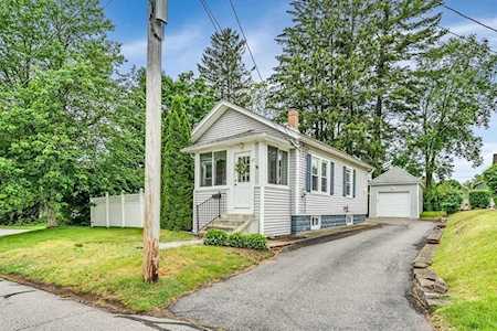 32 Tatum Rd Shrewsbury, MA 01545