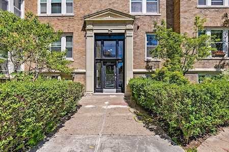 233 Freeman St #2 Brookline, MA 02446
