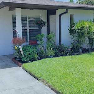 2932 Captiva Gardens Dr #10 Sarasota, FL 34231