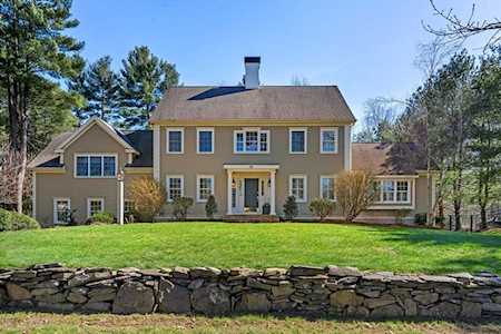 76 Paul Rd Hanover, MA 02339