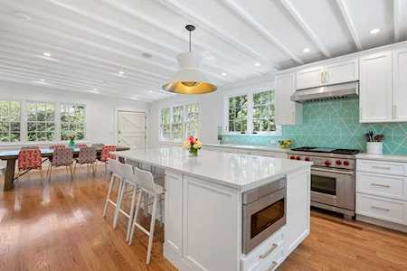 15 Eaglehead Rd Manchester, MA 01944