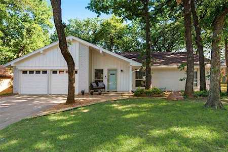 2120 Twin Elms Drive Arlington, TX 76012