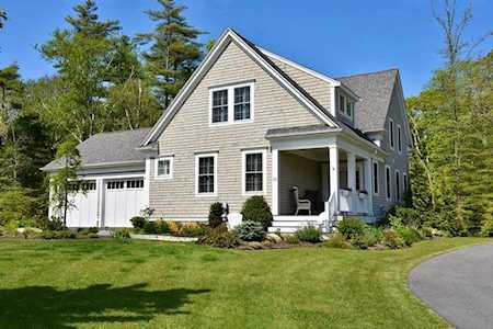 25 Fieldstone Dr Mattapoisett, MA 02739