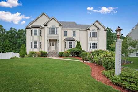 91 Prospect Hill Dr Tewksbury, MA 01876
