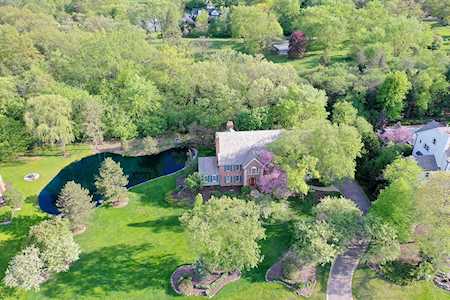 41 S Wynstone Dr North Barrington, IL 60010