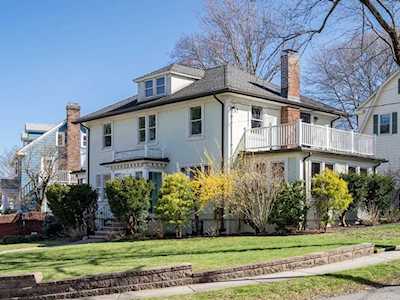 29 Long Avenue Belmont, MA 02478