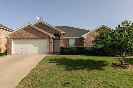 104 Oregon Trail Waxahachie, TX 75167