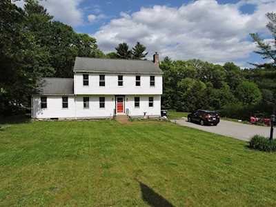 70 Hanson Rd Charlton, MA 01507