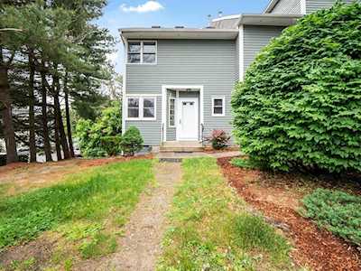26 Farmland Rd #A Lowell, MA 01850