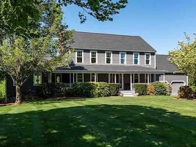 7 Meadowland Dr Hopkinton, MA 01748