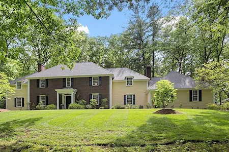 1128 Old Marlboro Road Concord, MA 01742
