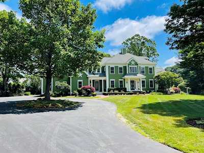 48 Thorny Meadow Way Hanover, MA 02339