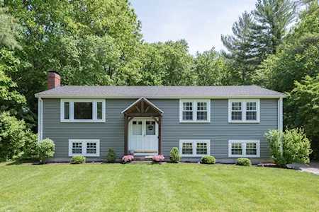 61 Edgewater Dr Pembroke, MA 02359