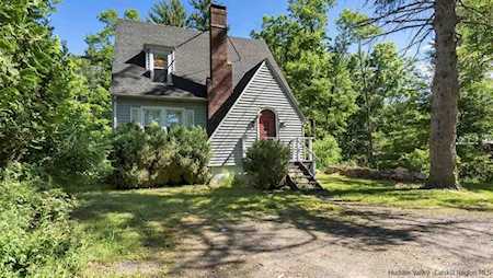 196 Tinker St Woodstock, NY 12498