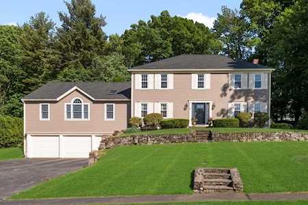 80 Lamplighter Dr Shrewsbury, MA 01545