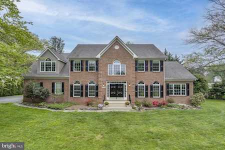 9700 Flint Hill Ct Vienna, VA 22181