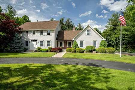 71 Old Farm Rd East Longmeadow, MA 01028
