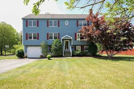 70 Regina S Dr Tewksbury, MA 01876